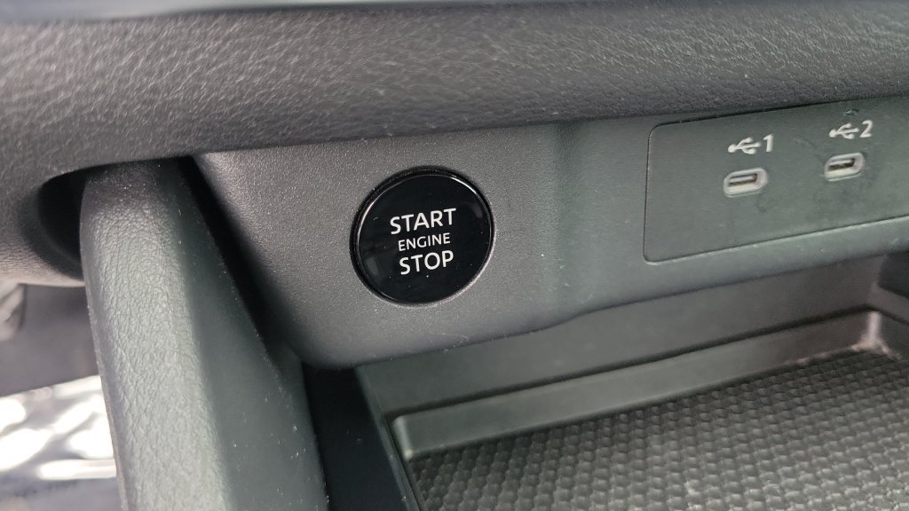 Used 2024 Nissan Rogue SV FWD image 21