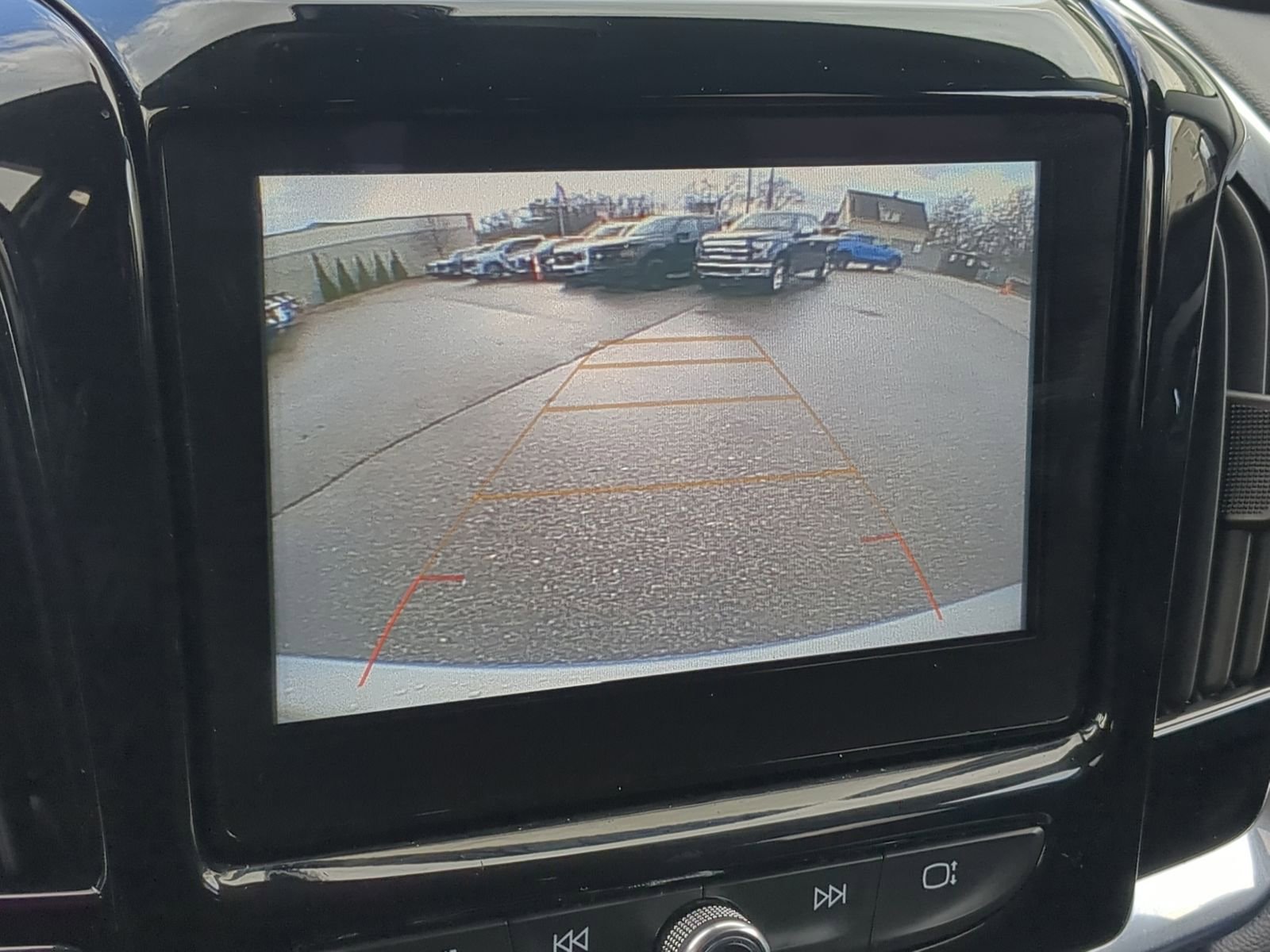 Used 2019 Chevrolet Traverse LT image 34