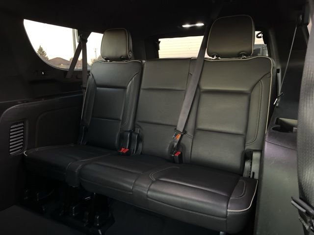 Used 2023 Chevrolet Suburban Premier image 30