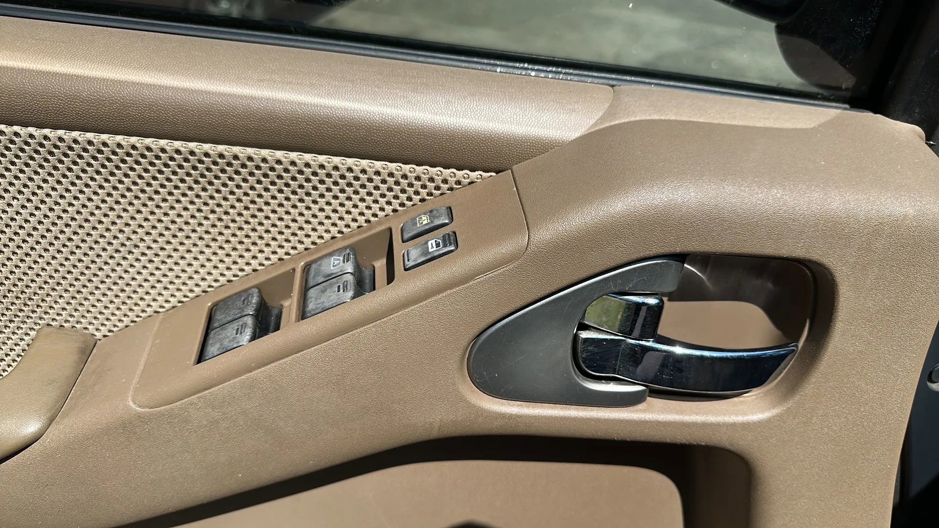 Used 2005 Nissan Frontier LE w/ (J01) Sunroof Pkg RWD image 37