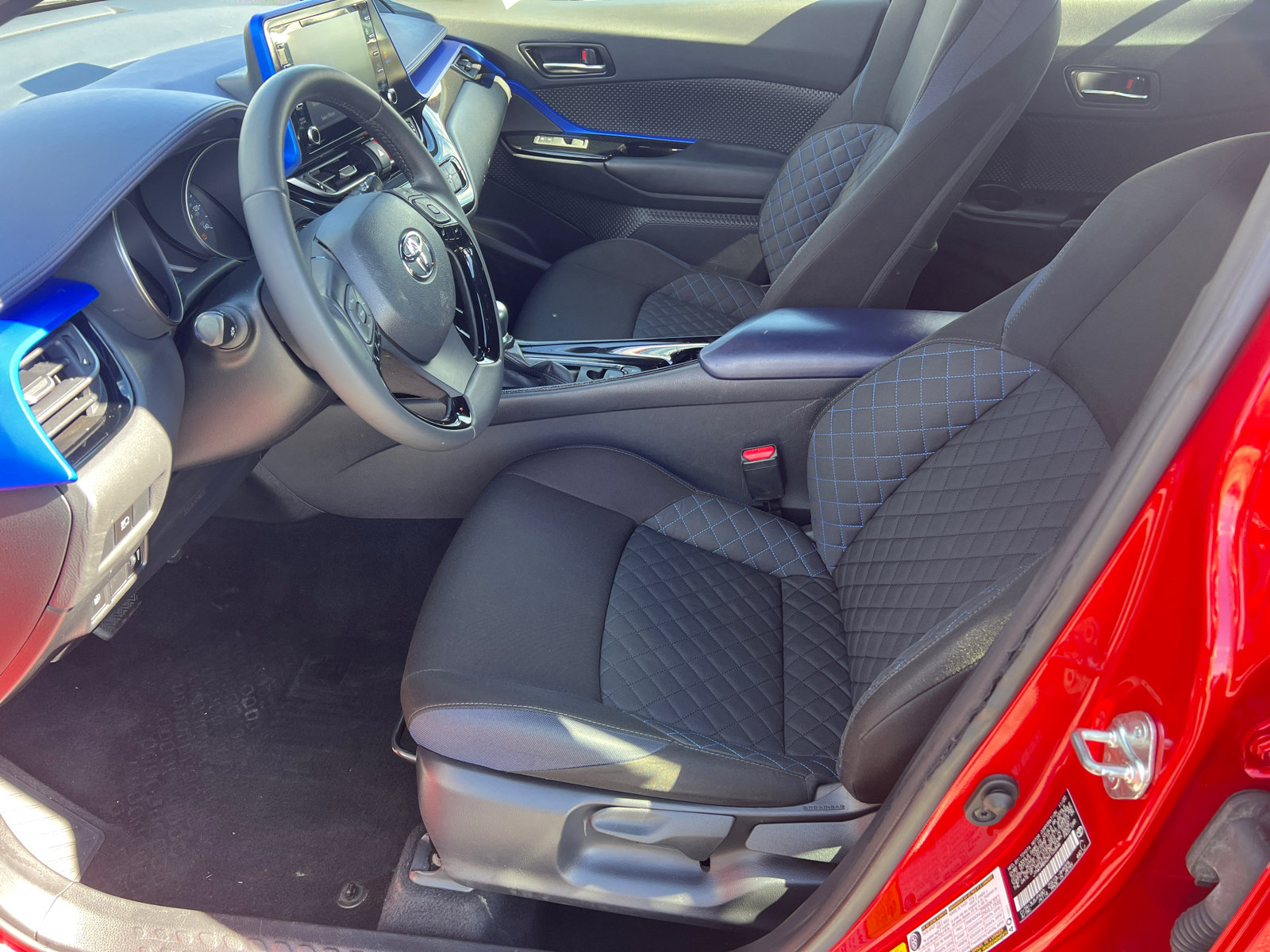 Used 2021 Toyota C-HR XLE FWD image 9