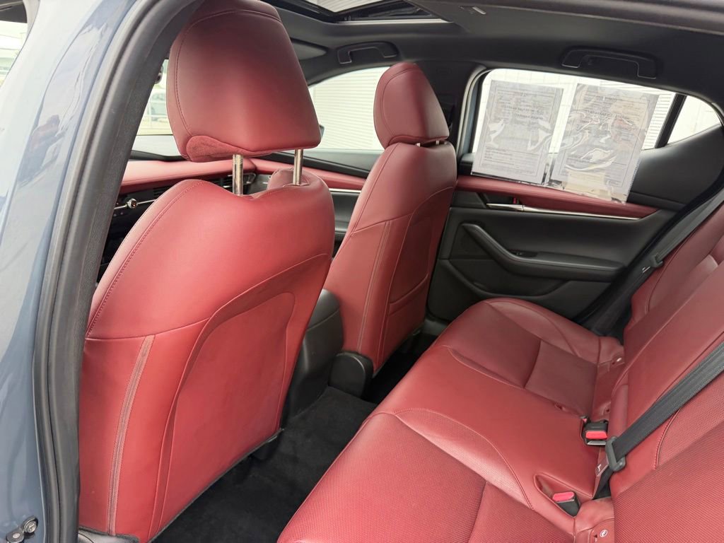 Used 2019 MAZDA MAZDA3 Hatchback w/ Premium Package FWD image 17
