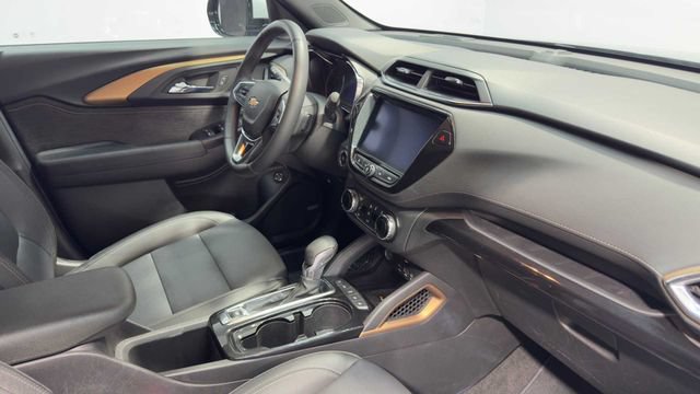 Used 2022 Chevrolet TrailBlazer ACTIV w/ Sun and Liftgate Package FWD image 13