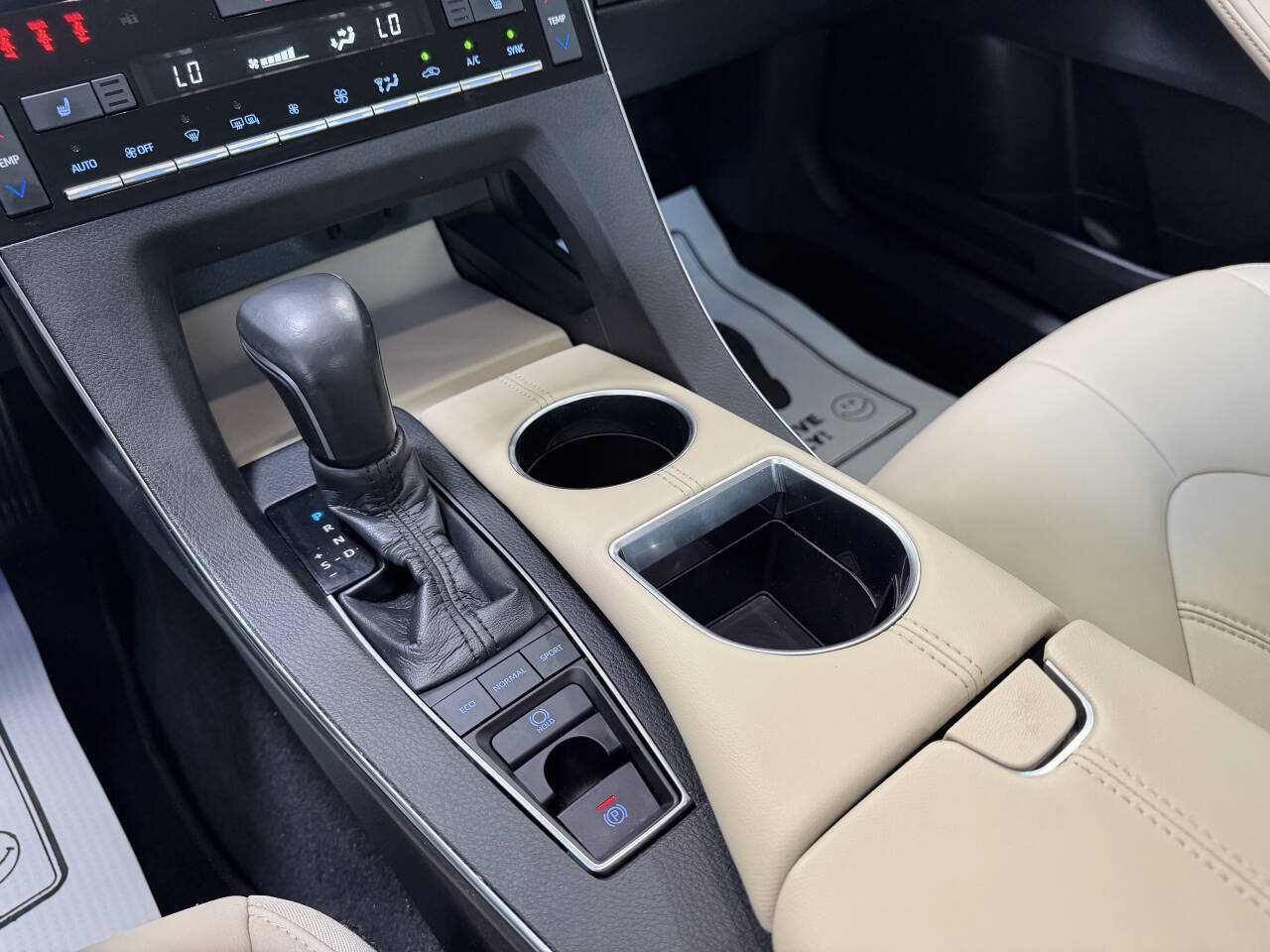 Used 2021 Toyota Avalon XLE FWD image 14