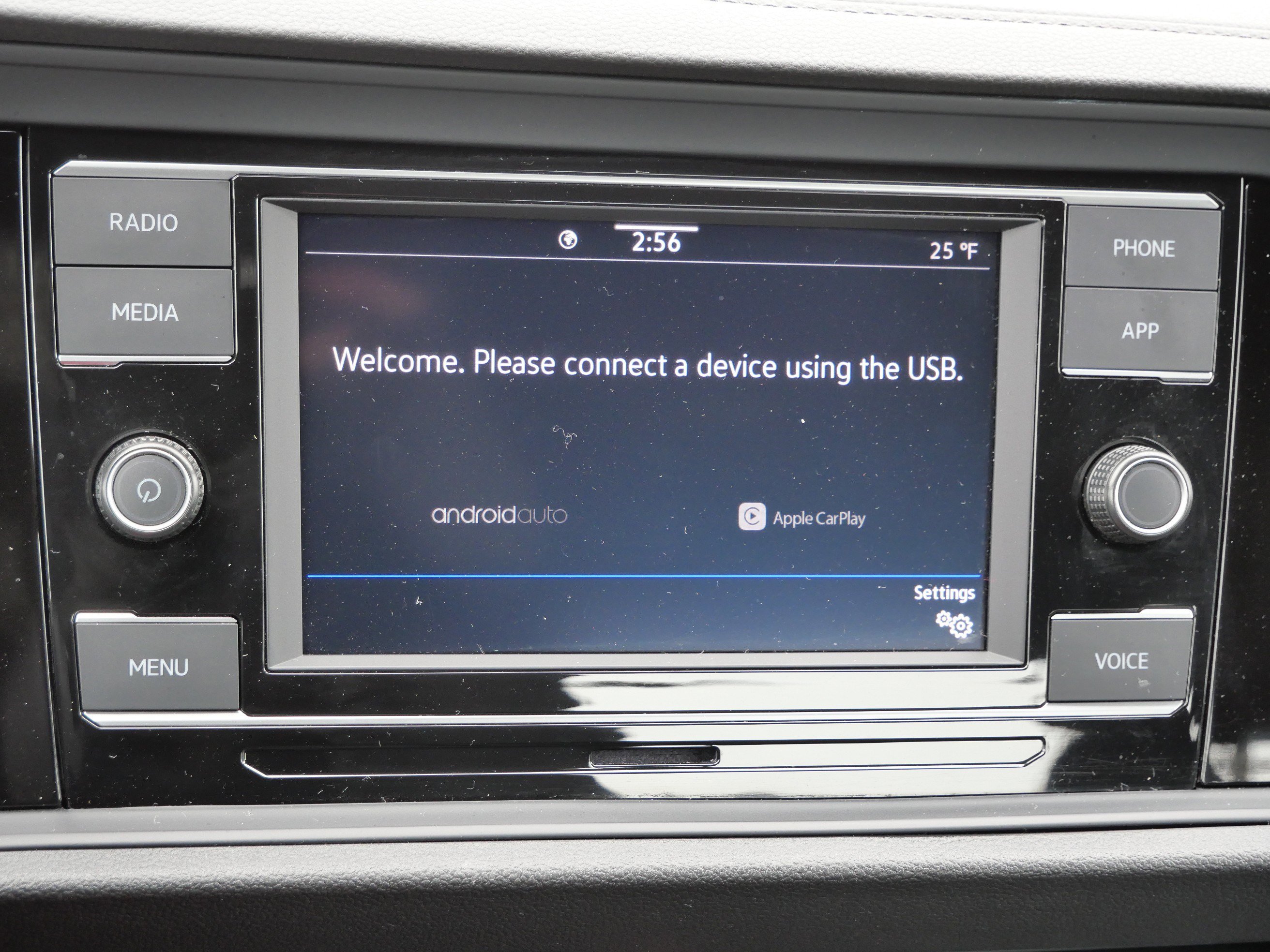 Certified 2024 Volkswagen Jetta Sport image 31