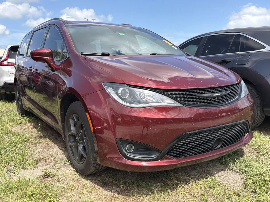 Used 2019 Chrysler Pacifica Touring-L w/ Advanced Safetytec Group FWD image 1