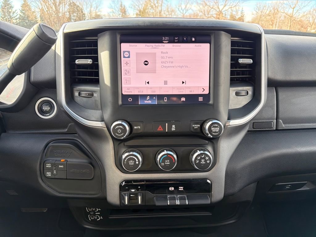 Used 2024 RAM 3500 Big Horn image 29