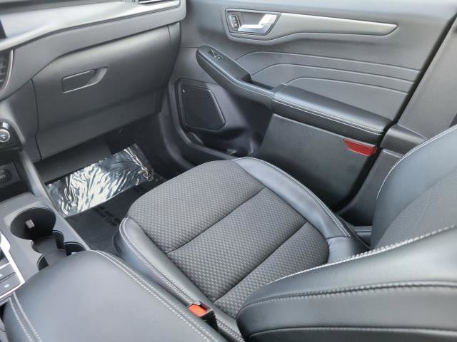 Used 2023 Ford Escape SE image 15
