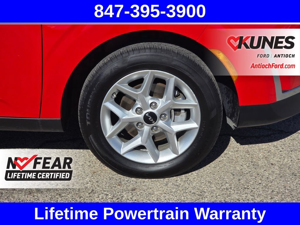 Used 2025 Kia Soul LX w/ LX Technology Package FWD image 12