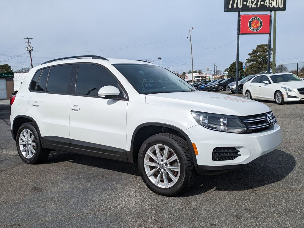 Used 2017 Volkswagen Tiguan Limited w/ Premium Package image 3