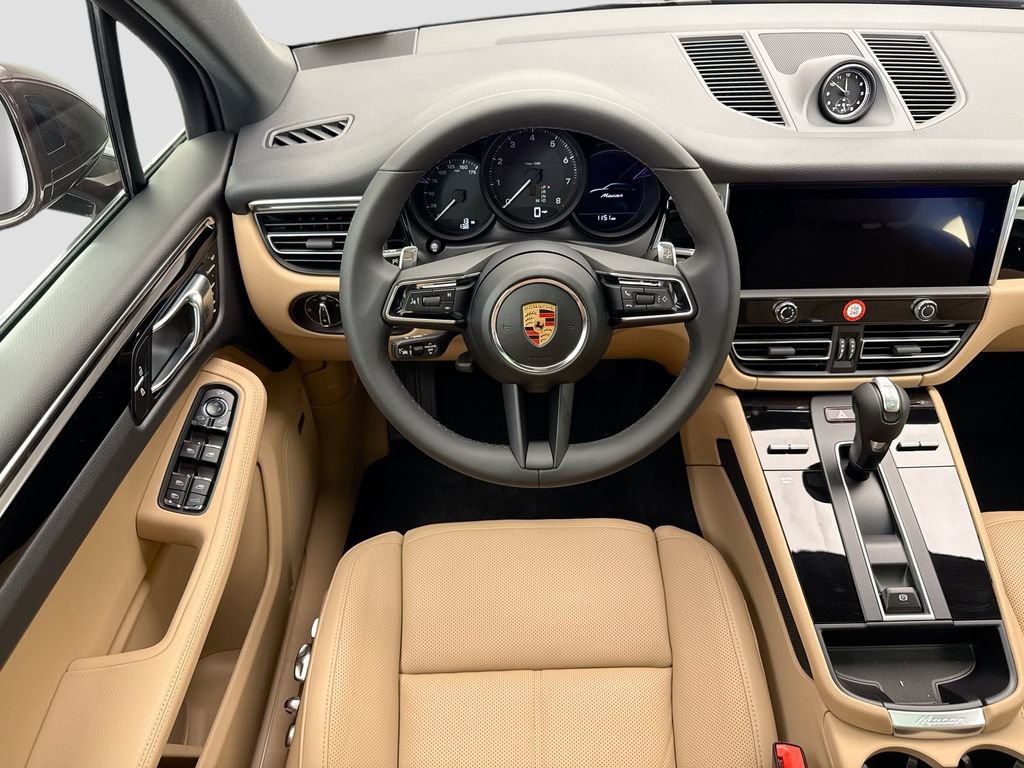 Used 2026 Porsche Macan AWD/4WD image 13