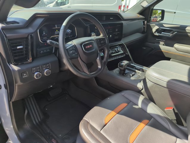Used 2024 GMC Sierra 1500 AT4 w/ Technology Package AWD/4WD image 8