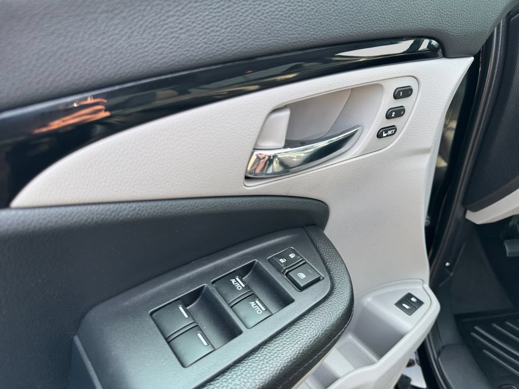 Used 2017 Honda Pilot Elite image 19