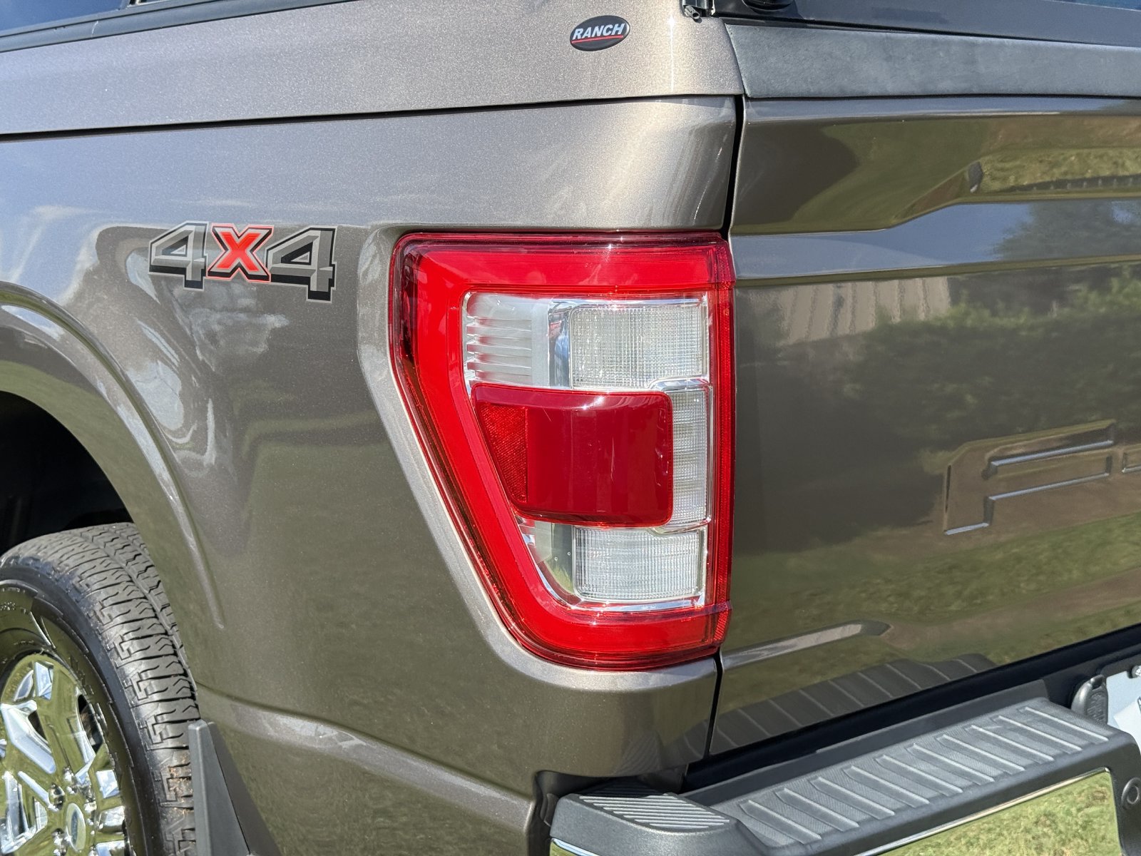 Used 2021 Ford F150 Lariat w/ Equipment Group 502A High AWD/4WD image 10