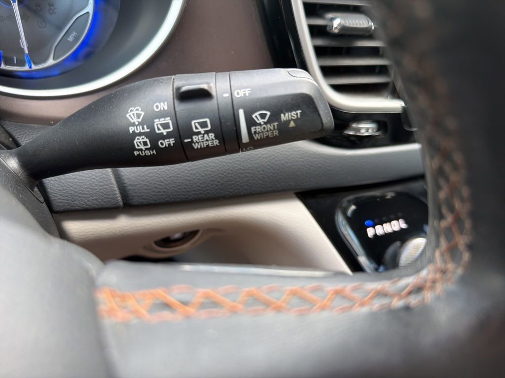 Used 2017 Chrysler Pacifica Touring-L image 27