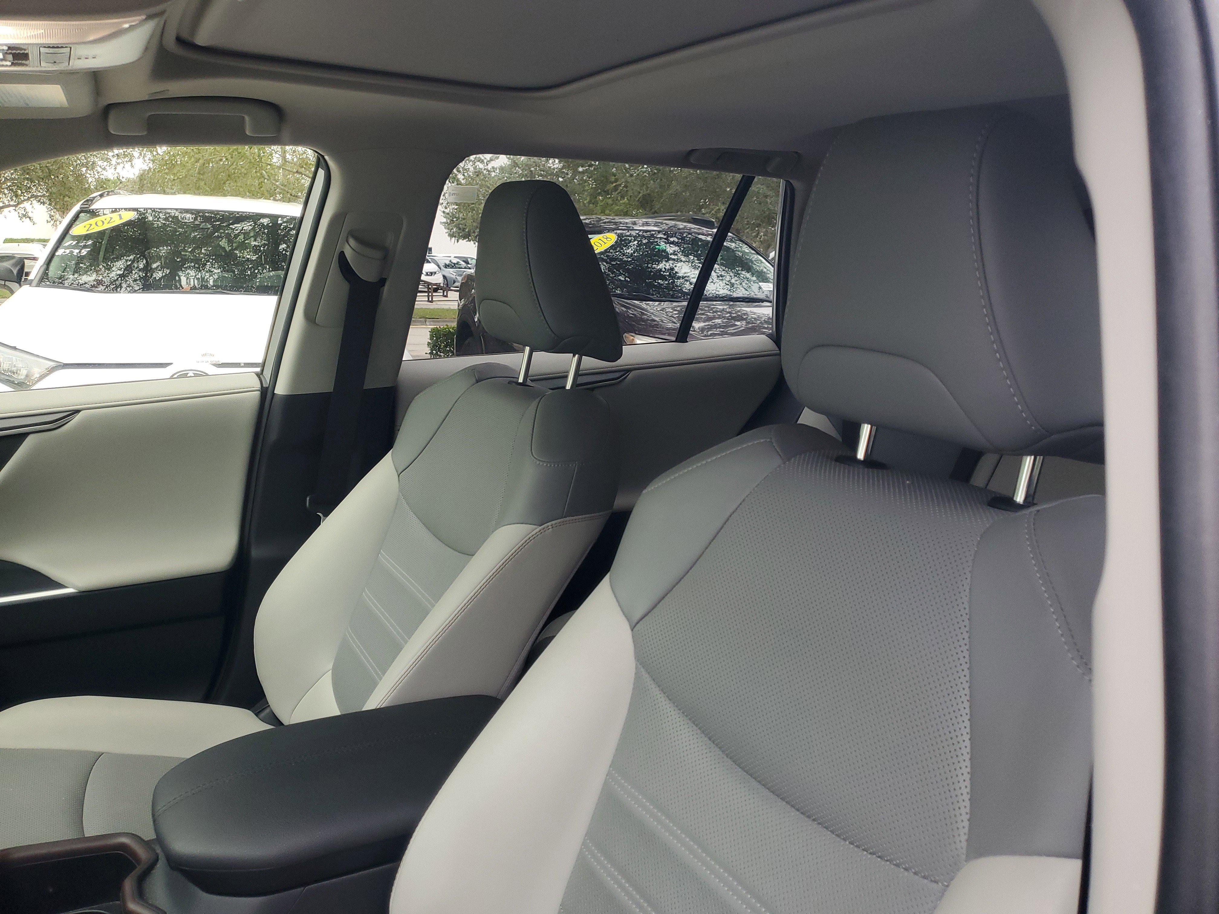 Used 2023 Toyota RAV4 Limited image 15