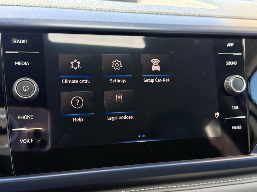 Certified 2024 Volkswagen Taos SE image 9