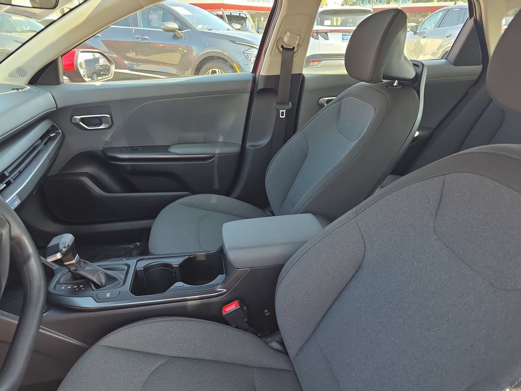 Used 2025 Kia K4 FWD image 9