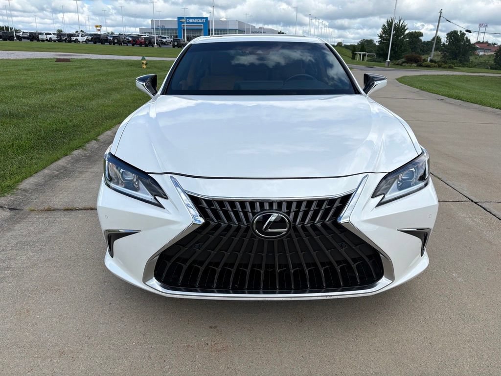 Used 2024 Lexus ES 300h w/ Premium Package FWD image 2