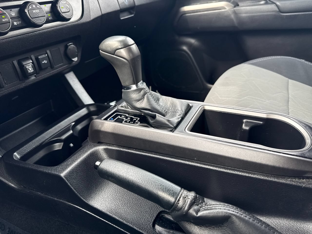Used 2021 Toyota Tacoma TRD Sport AWD/4WD image 24