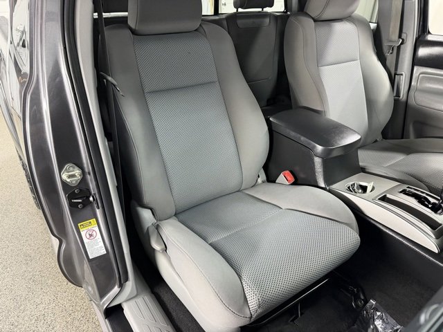 Used 2015 Toyota Tacoma 4x4 Access Cab V6 w/ TRD Off-Road Package image 19