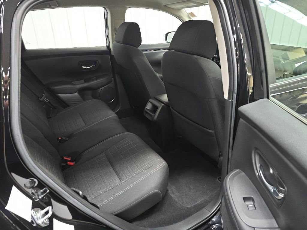 Used 2023 Honda HR-V LX image 17