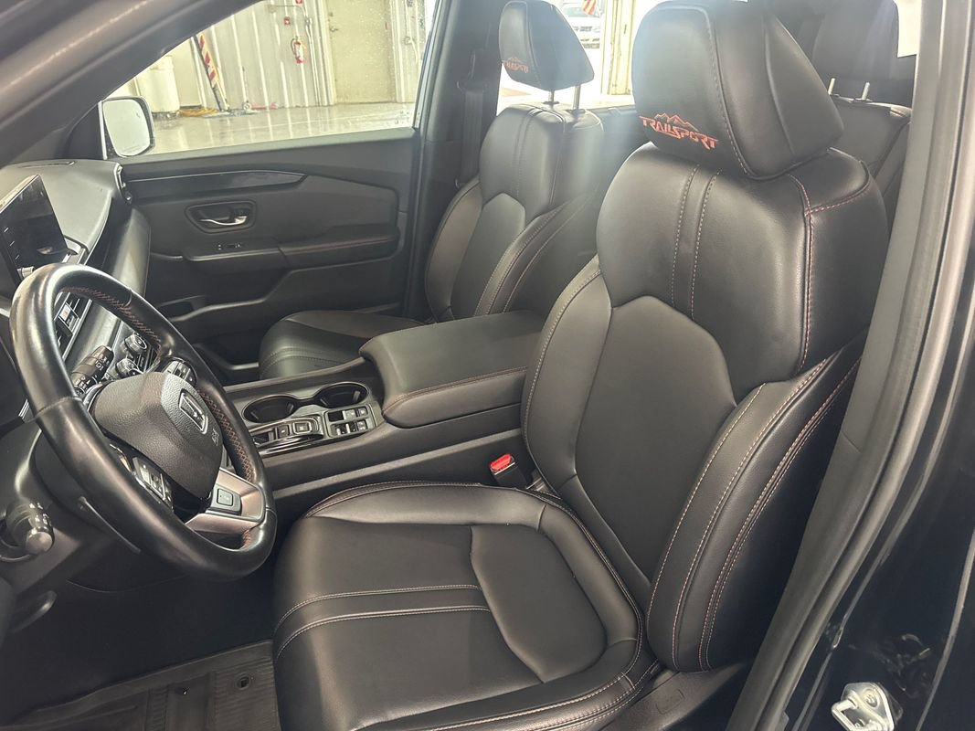 Used 2025 Honda Pilot TrailSport image 9