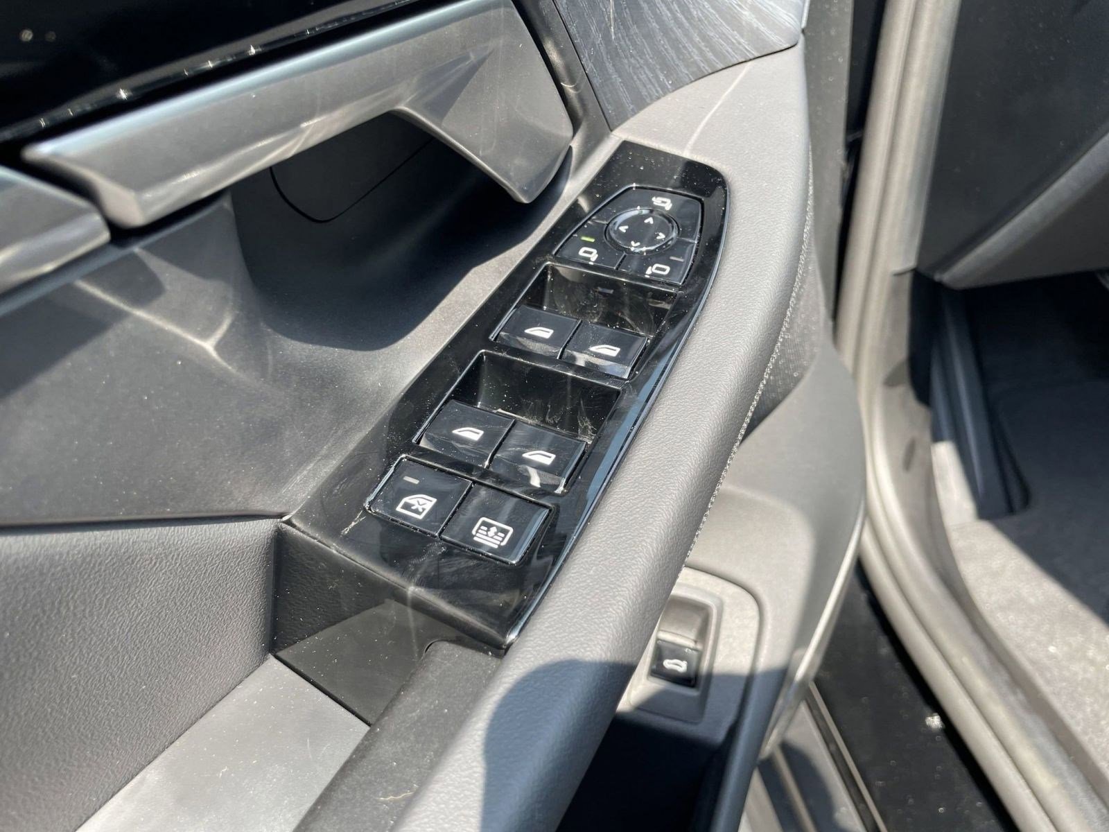 Used 2026 BMW 530i w/ Executive Package image 21