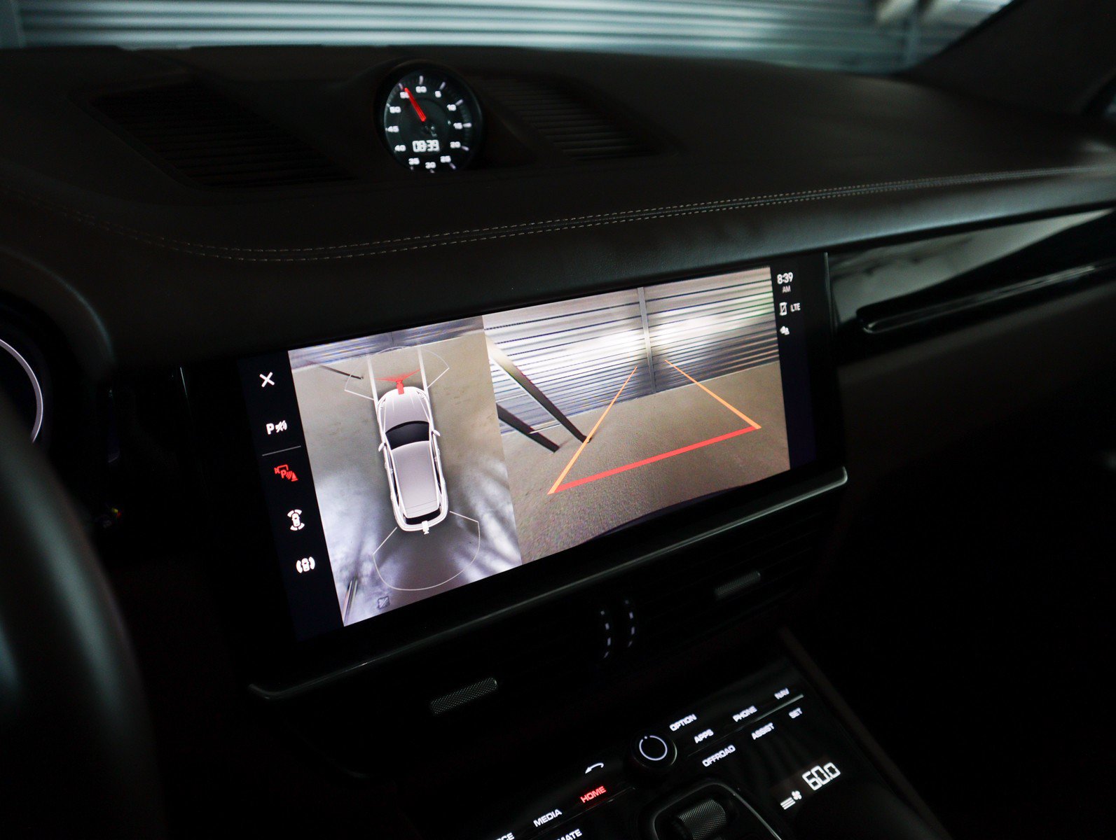 Certified 2023 Porsche Cayenne Turbo AWD/4WD image 22