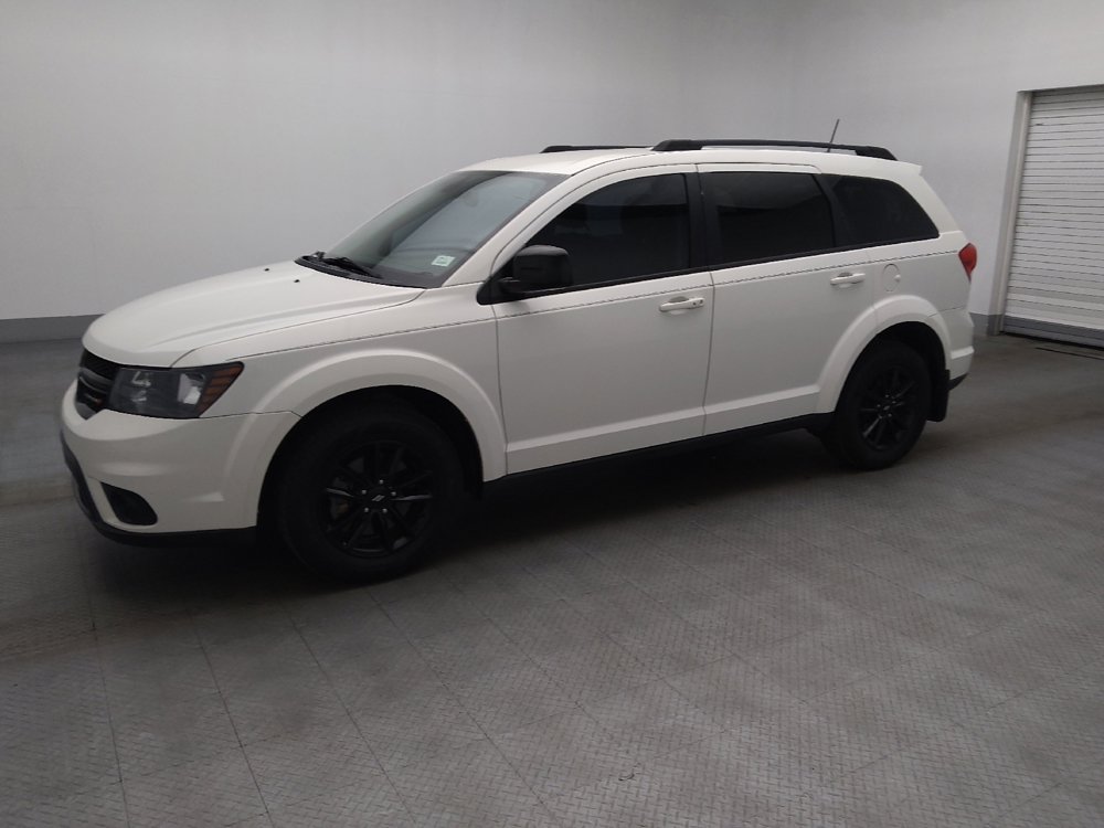 Used 2019 Dodge Journey SE w/ Connectivity Group FWD image 2