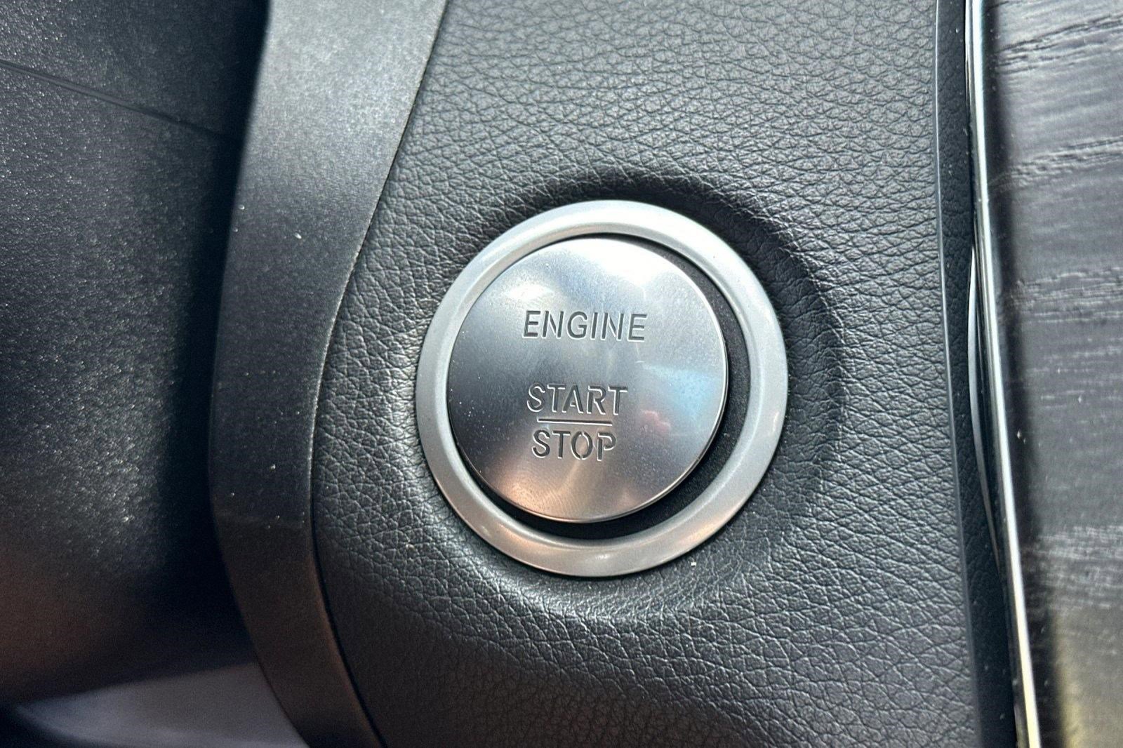 Used 2016 Mercedes-Benz C 350e Sedan image 34