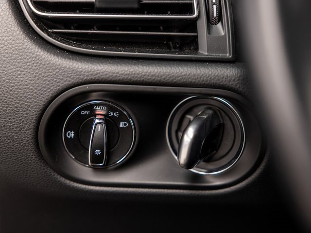 Certified 2025 Porsche Macan image 43