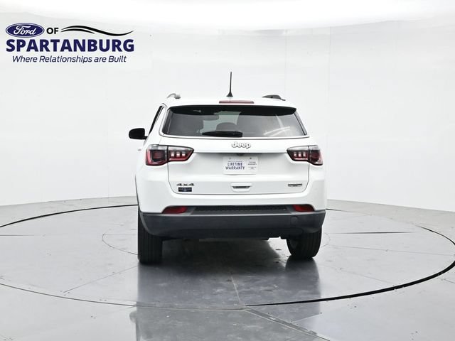 Used 2023 Jeep Compass Latitude AWD/4WD image 8