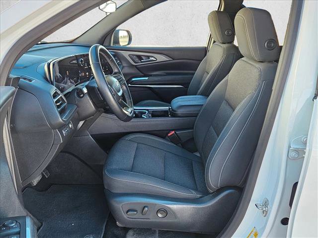 Used 2024 Chevrolet Traverse LT image 16