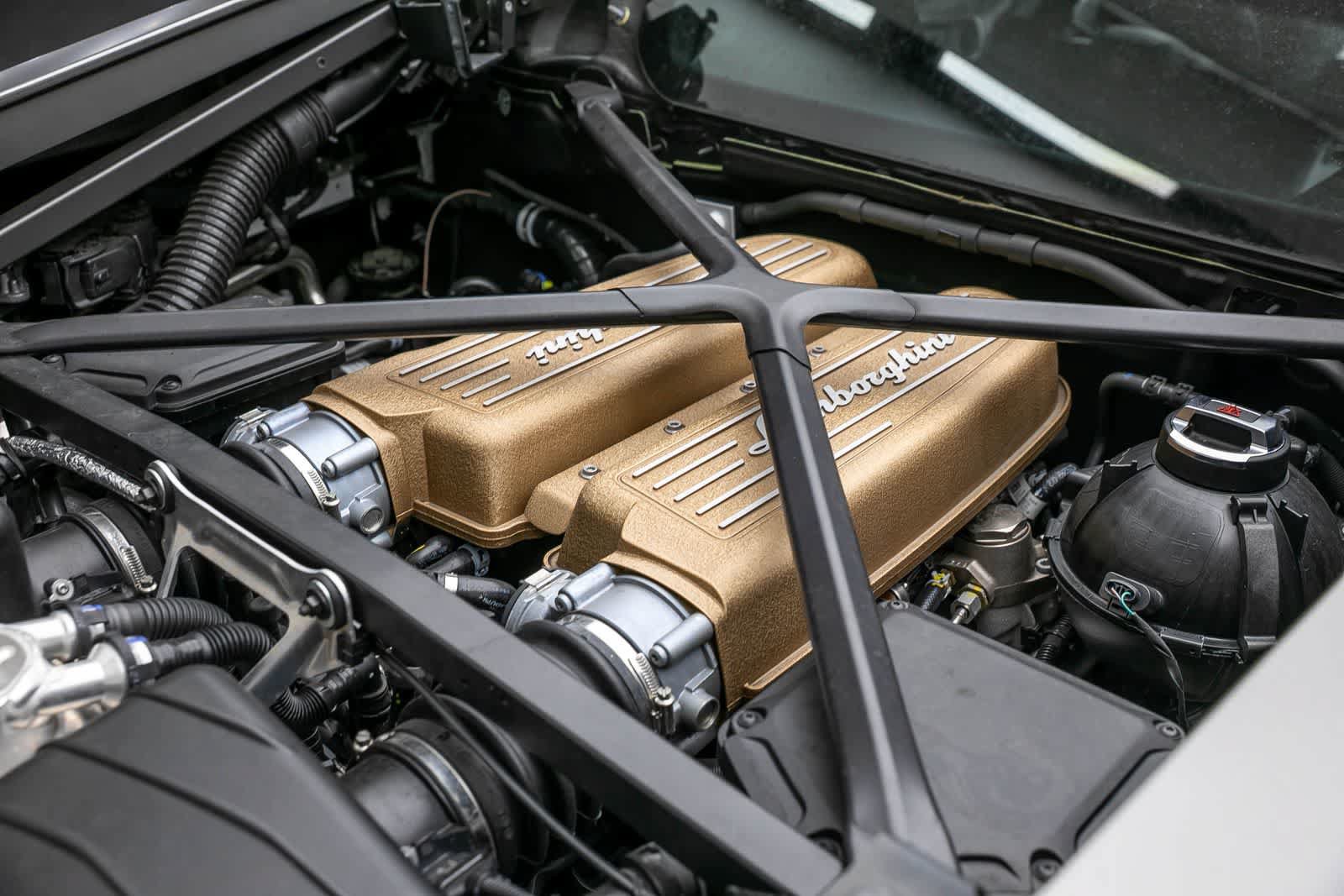 Used 2022 Lamborghini Huracan STO RWD image 50