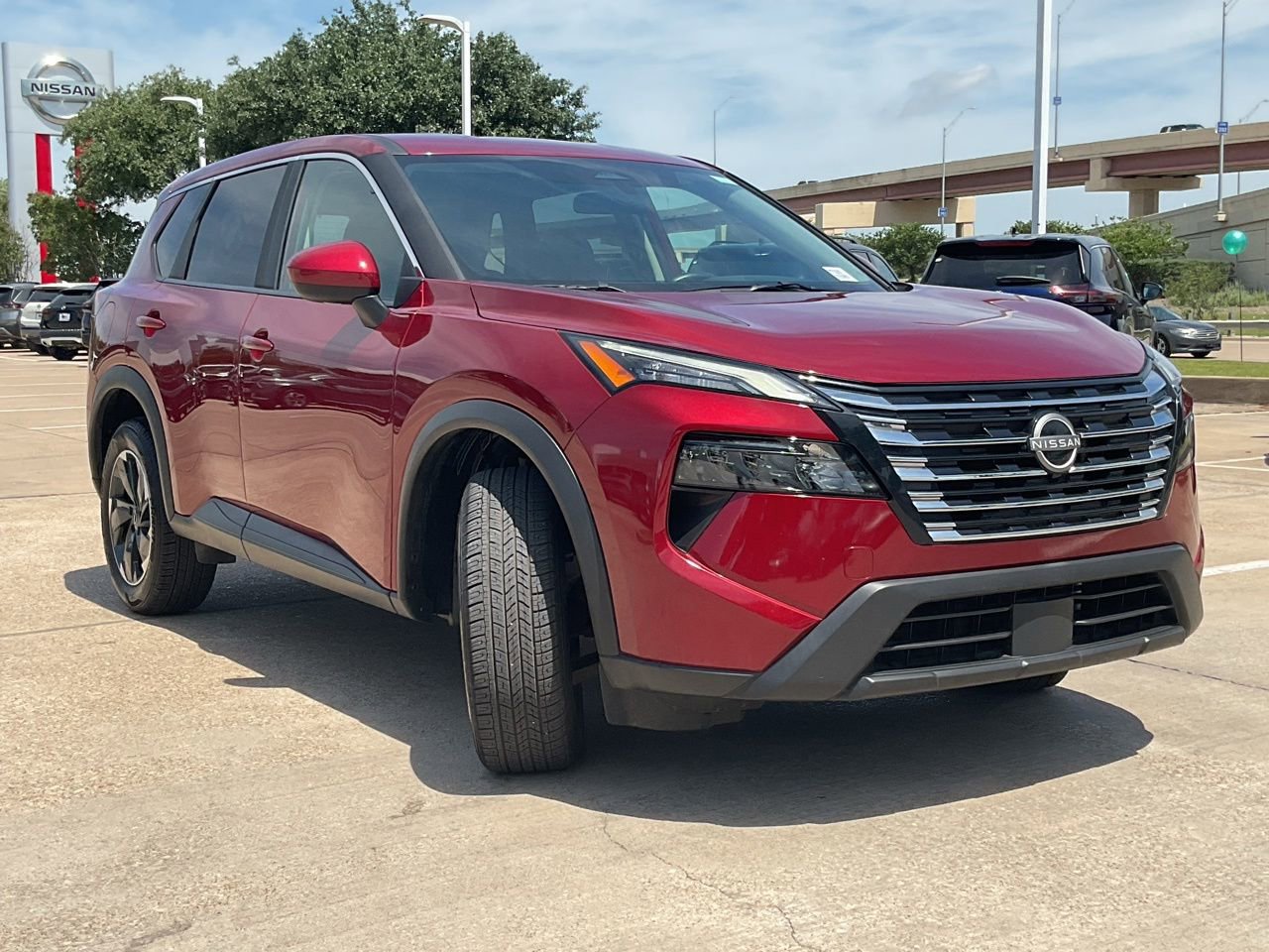 Used 2025 Nissan Rogue SV AWD/4WD image 4
