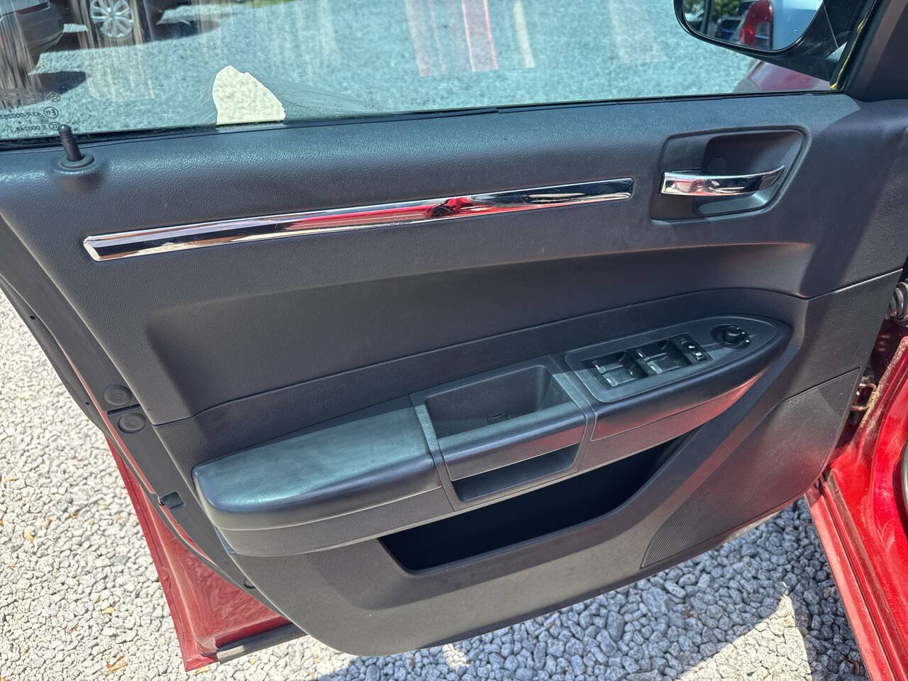 Used 2009 Chrysler 300 LX RWD image 12