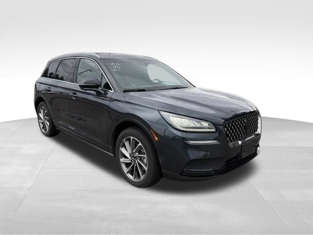 Used 2022 Lincoln Corsair Grand Touring w/ Towing Package AWD/4WD image 12