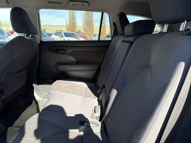 Used 2024 Toyota Highlander LE image 16
