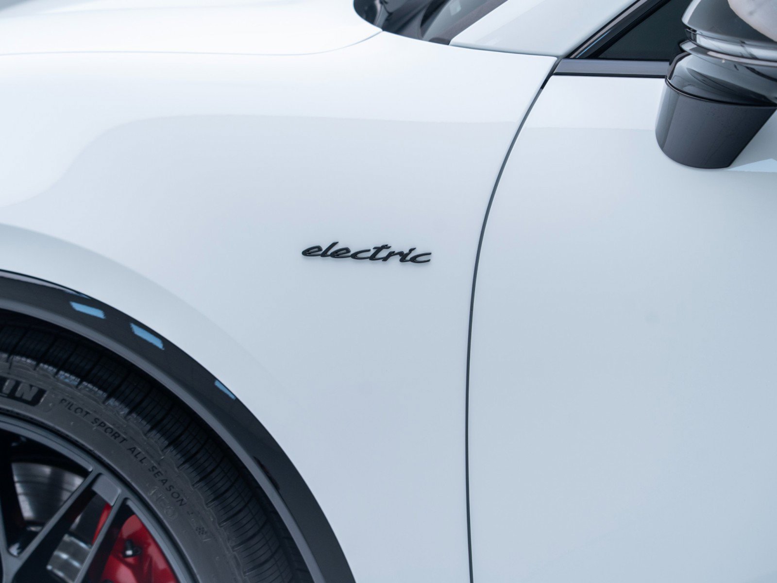 Certified 2026 Porsche Macan GTS Electric image 13