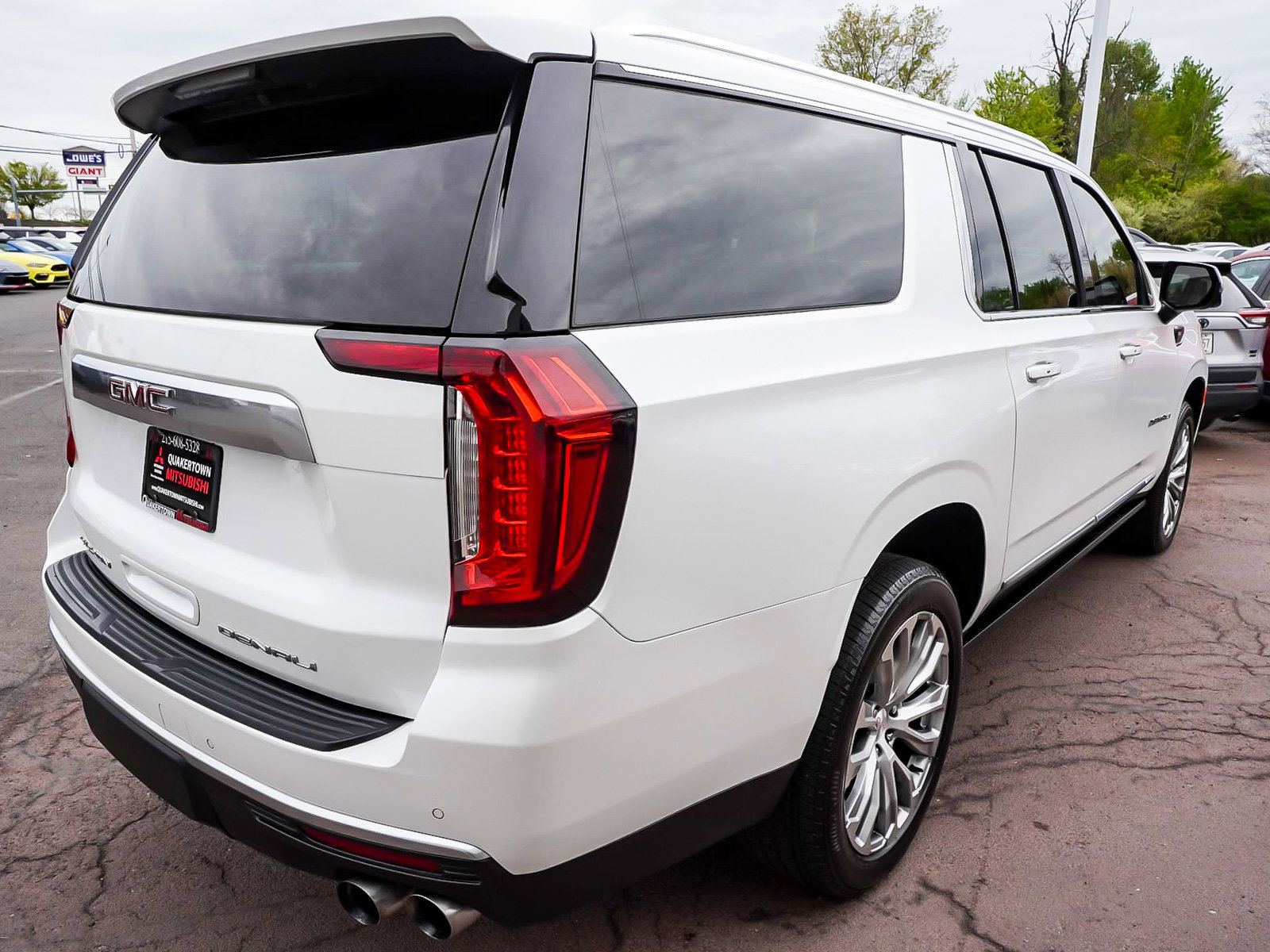 Used 2022 GMC Yukon XL Denali w/ Max Trailering Package AWD/4WD image 6