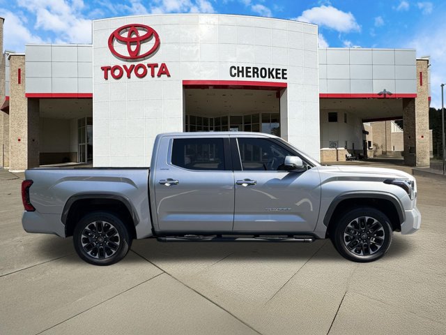 Used 2025 Toyota Tundra Limited AWD/4WD image 4