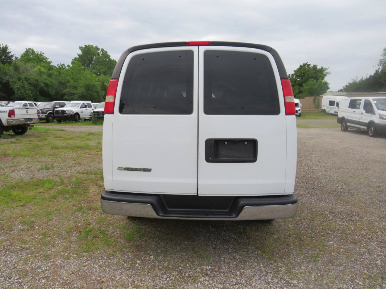 Used 2014 Chevrolet Express 2500 LT w/ LT Preferred Equipment Group RWD image 6