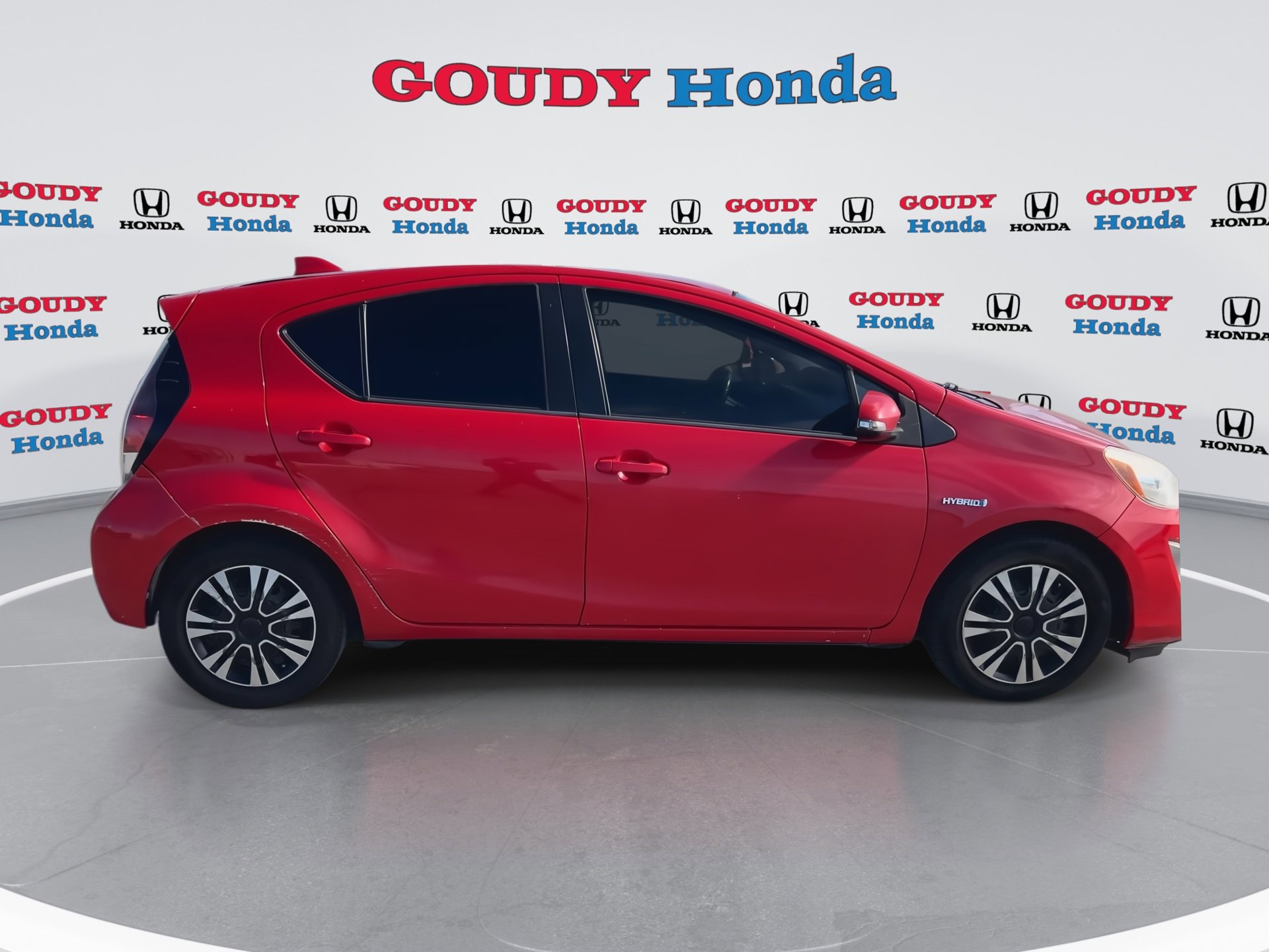 Used 2015 Toyota Prius C Three image 9
