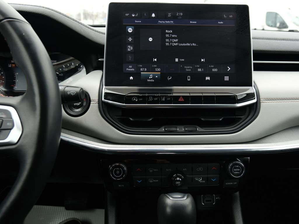 Used 2022 Jeep Compass Limited image 18