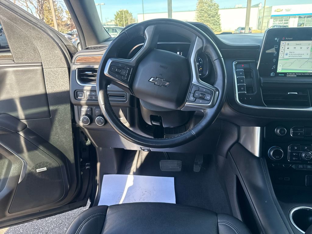 Used 2022 Chevrolet Suburban Z71 image 13