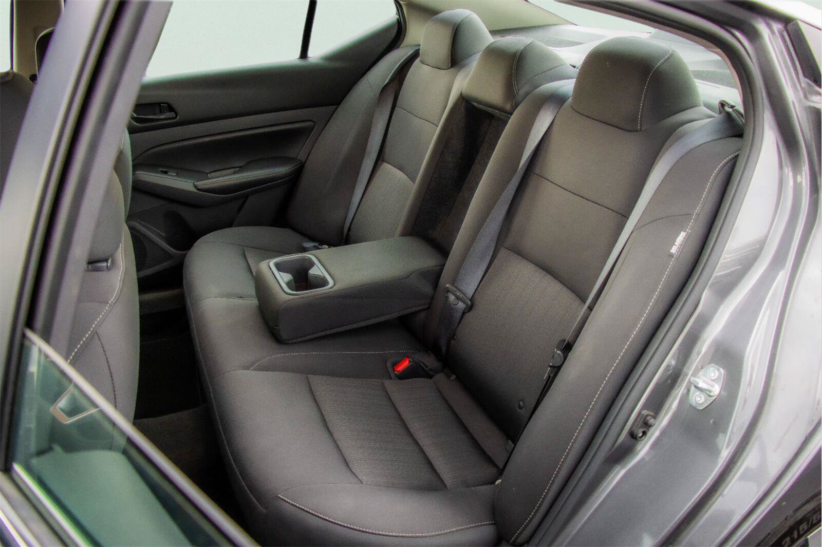Used 2025 Nissan Altima 2.5 SV FWD image 7
