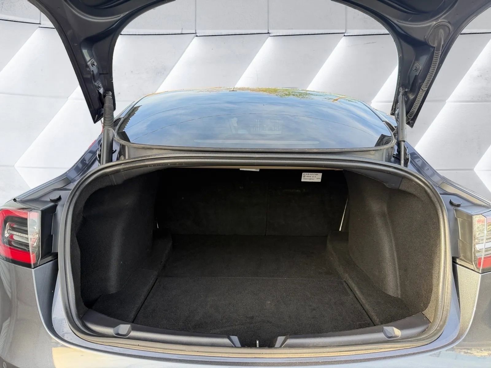 Used 2022 Tesla Model 3 Performance image 18