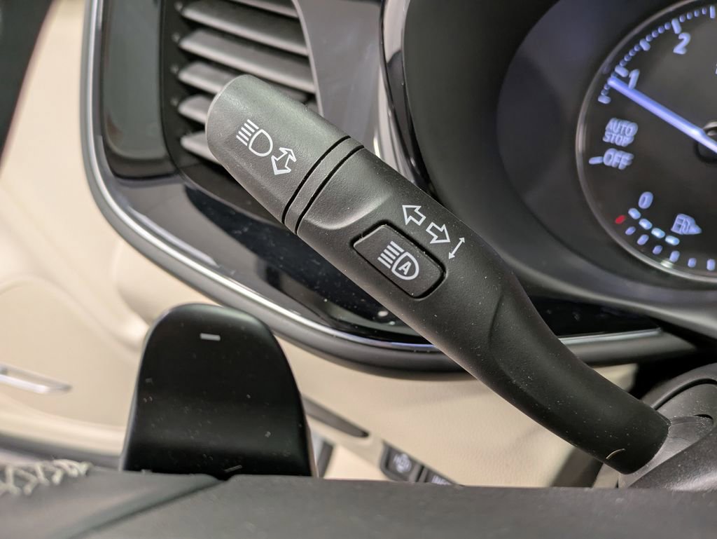 Used 2023 Buick Envision Avenir image 18