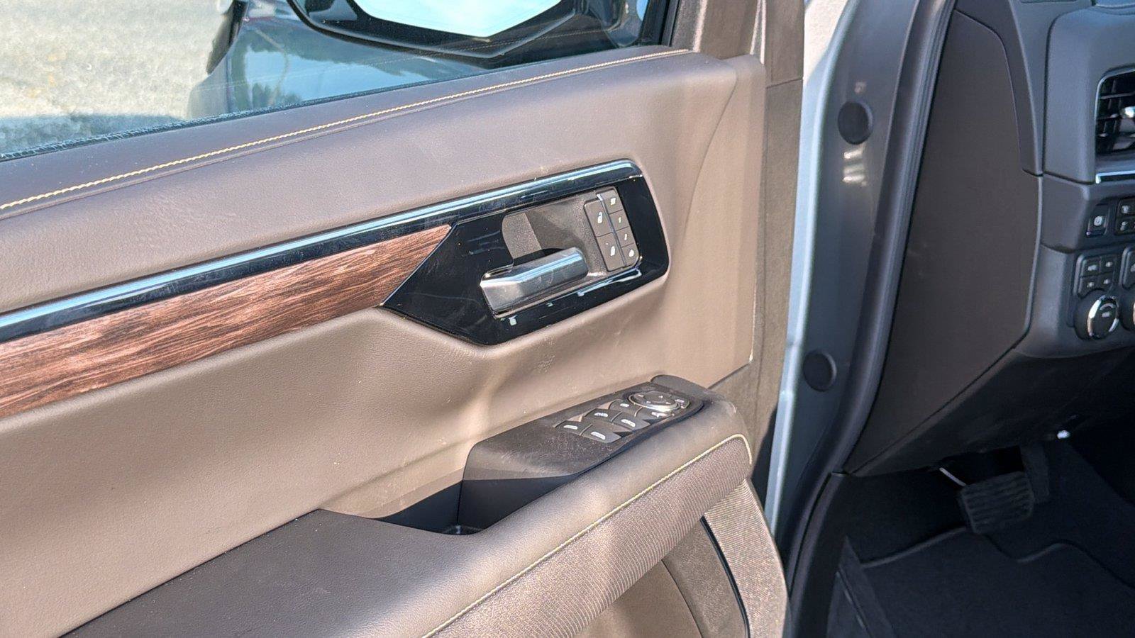 New 2026 Chevrolet Suburban Premier AWD/4WD image 16
